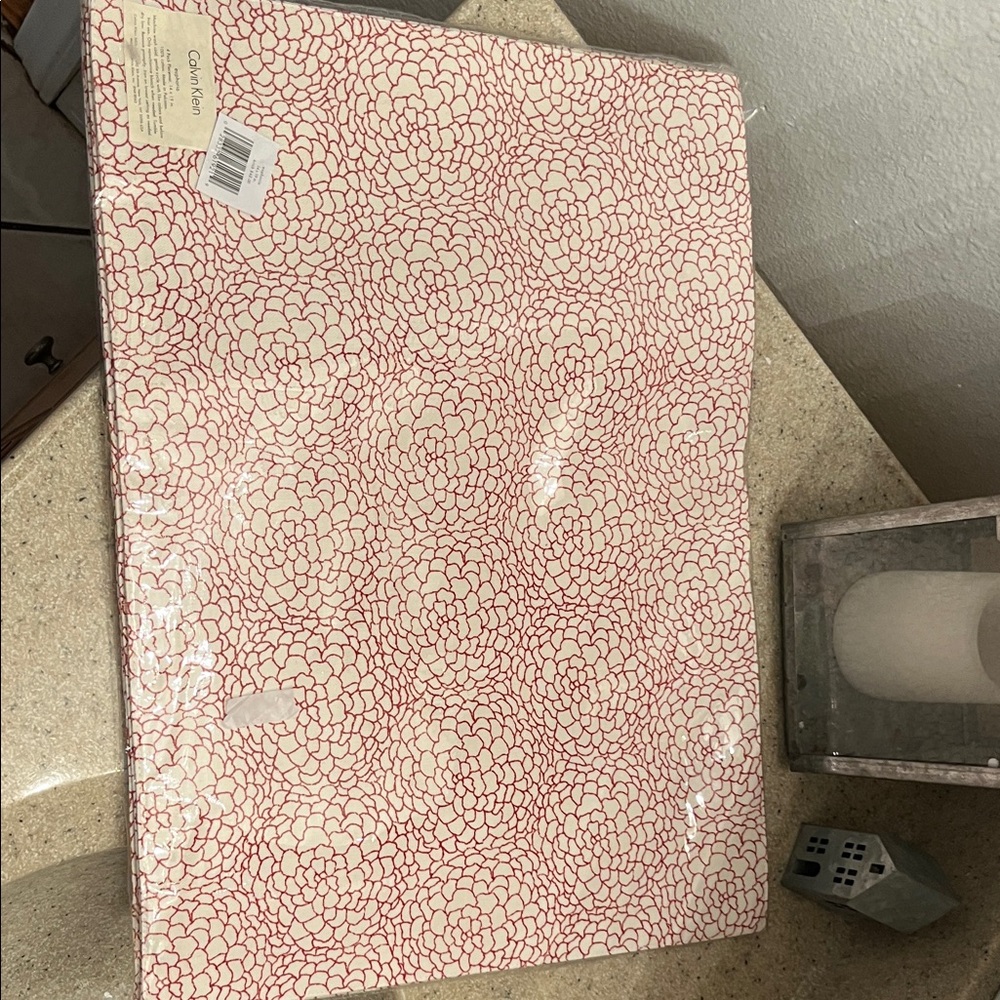 Calvin Klein Euphoria 4-pack 14” x 19” Cream & Brick Placemat Set